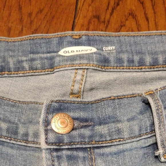Old Navy Light Wash Curvy Boot-Cut Jeans Size 14 Short - Picture 7 of 9